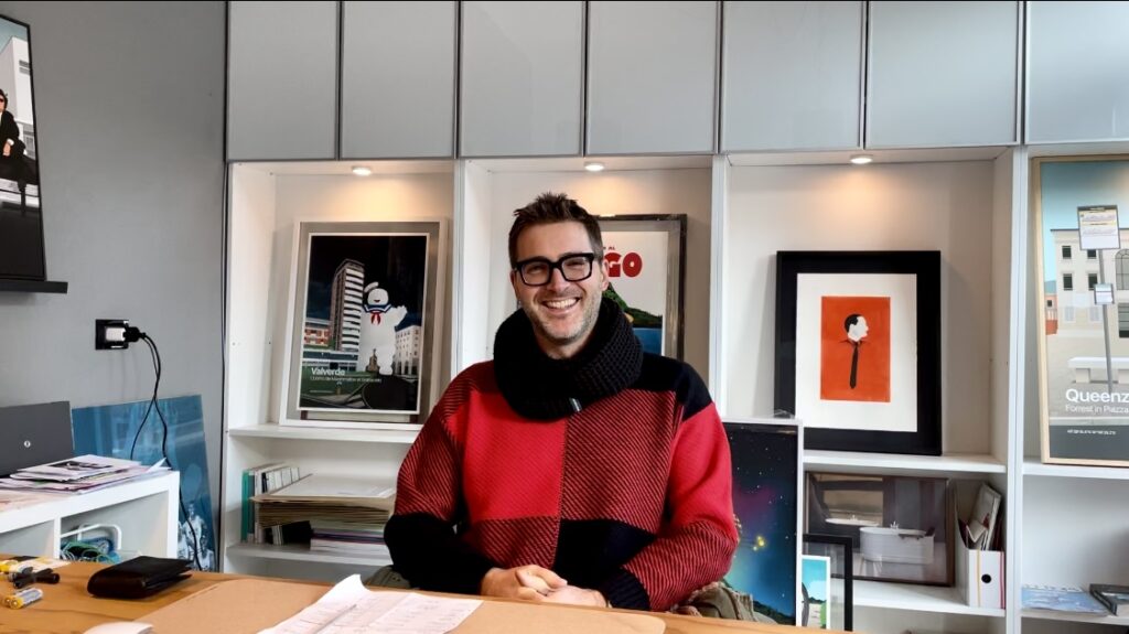 Andrea Gnesato nel suo studio a Quinzano, Verona